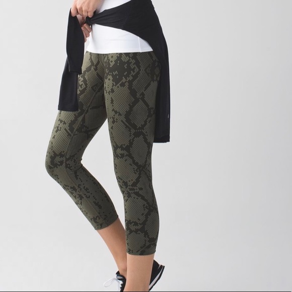 Lululemon wunder under crop leggings - Picture 2 of 7